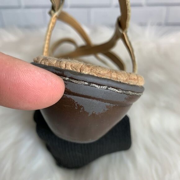 Born BOC Winter White Leather Thong Sandal… - Picture 7 of 8